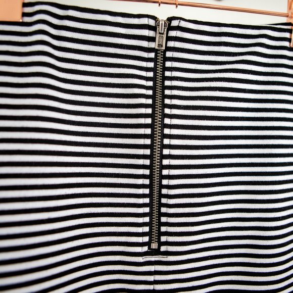 PLAYFUL Striped Mini Skirt - Picture 7 of 7